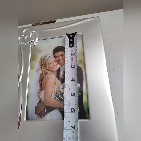 NWT silver plated picture frame with engraved zirconia hearts - Picture 7 of 8